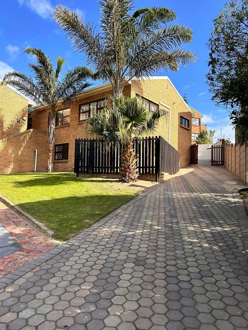 7 Bedroom Property for Sale in Bayview Western Cape